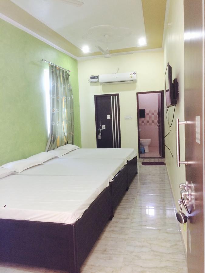Vinayak Palace 호텔 마투라 외부 사진