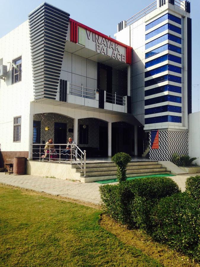 Vinayak Palace 호텔 마투라 외부 사진