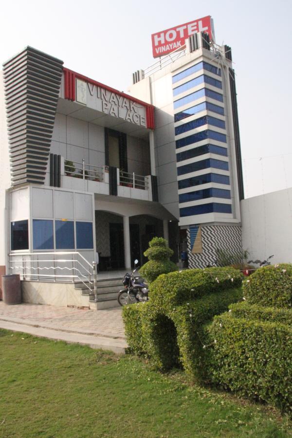 Vinayak Palace 호텔 마투라 외부 사진