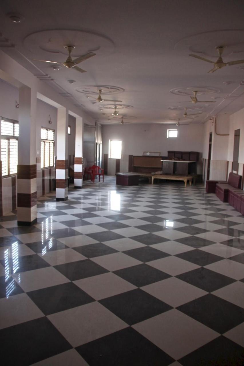 Vinayak Palace 호텔 마투라 외부 사진
